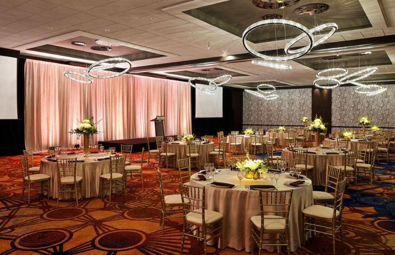 Отель The Westin Cleveland Downtown Экстерьер фото