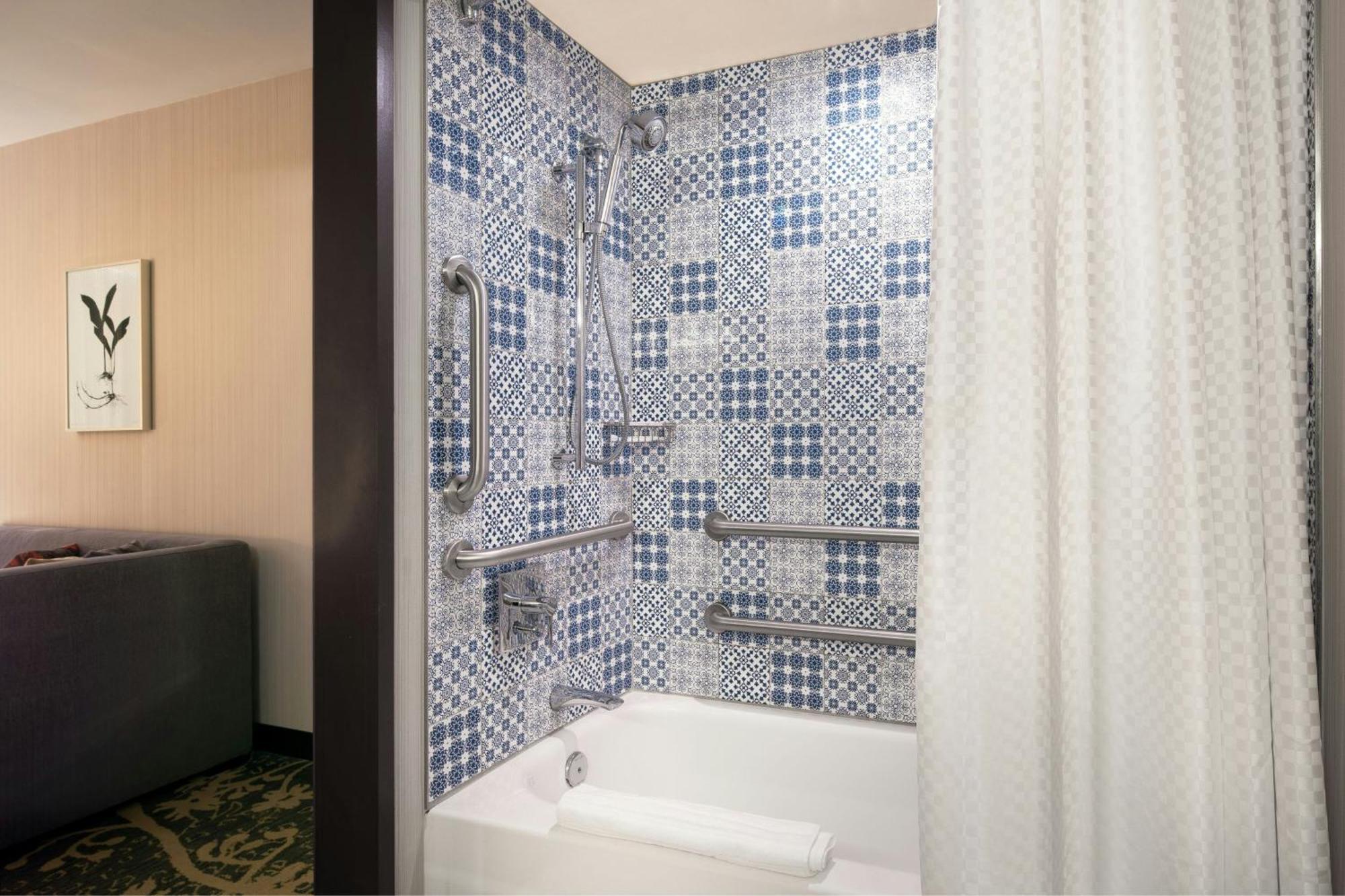 Отель The Westin Cleveland Downtown Экстерьер фото