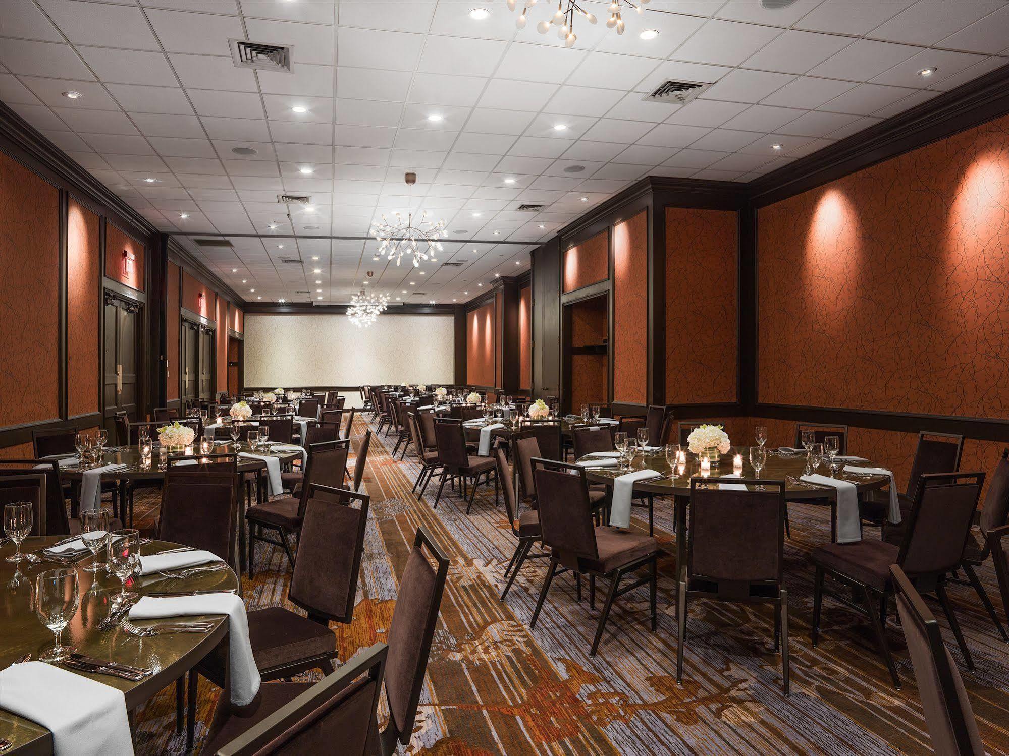 Отель The Westin Cleveland Downtown Экстерьер фото
