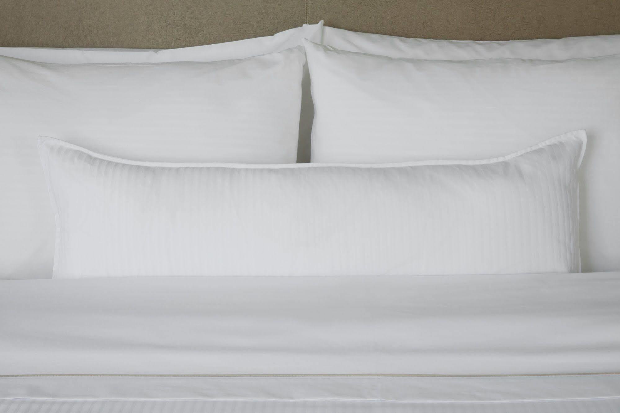 Отель The Westin Cleveland Downtown Экстерьер фото