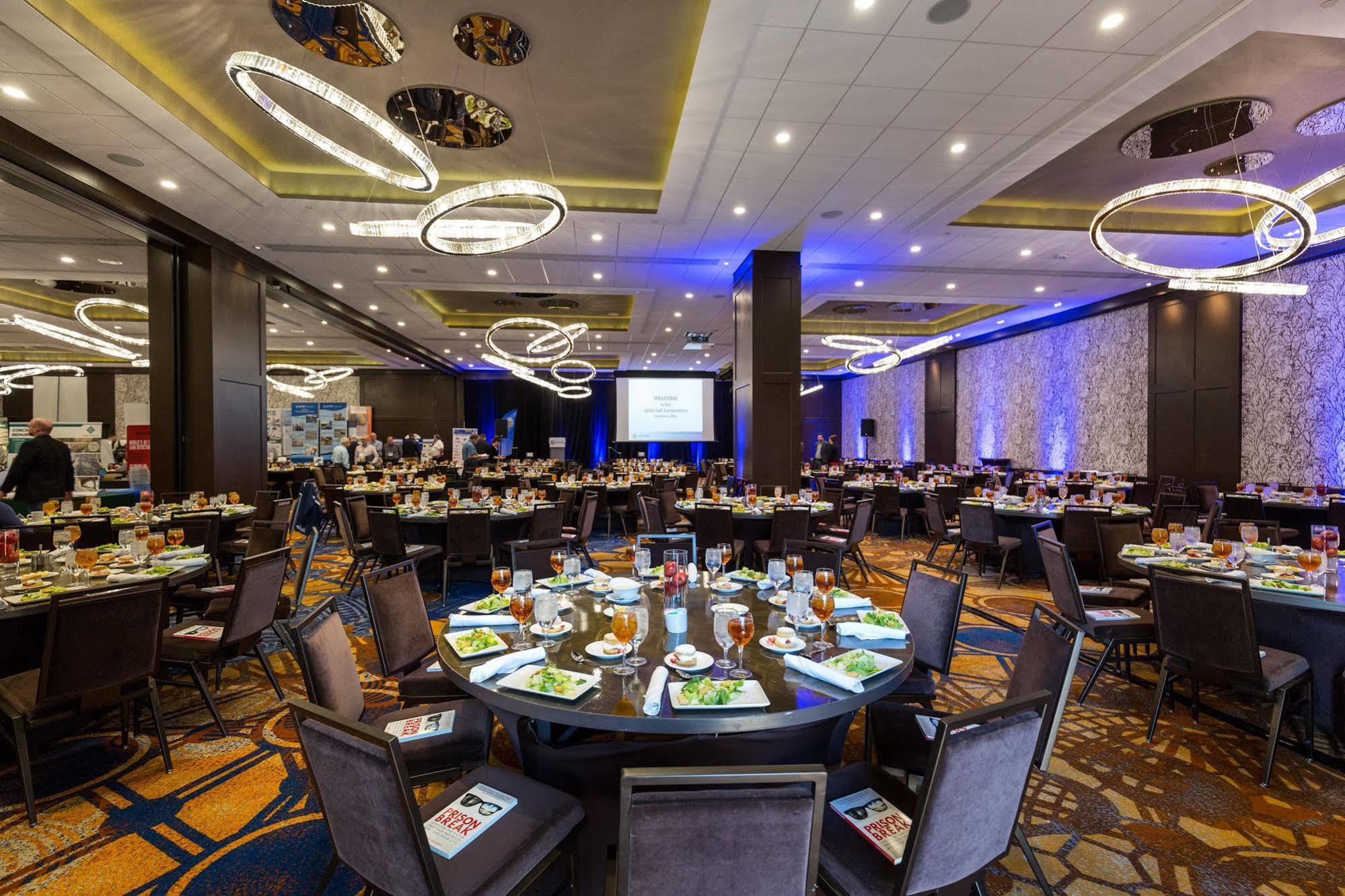 Отель The Westin Cleveland Downtown Экстерьер фото